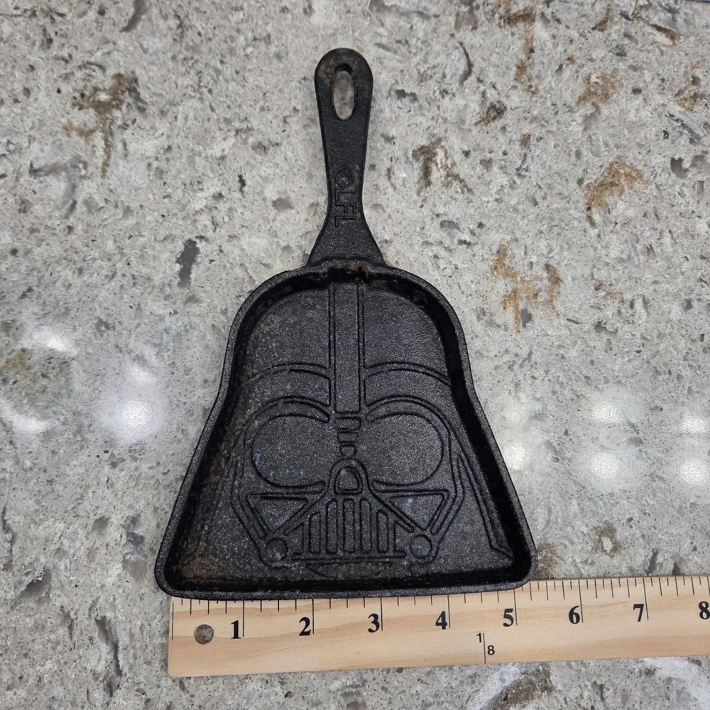 Star Wars Darth Vader Cast Iron Skillet Mini Pan Lucasfilm Collectible‎ Black